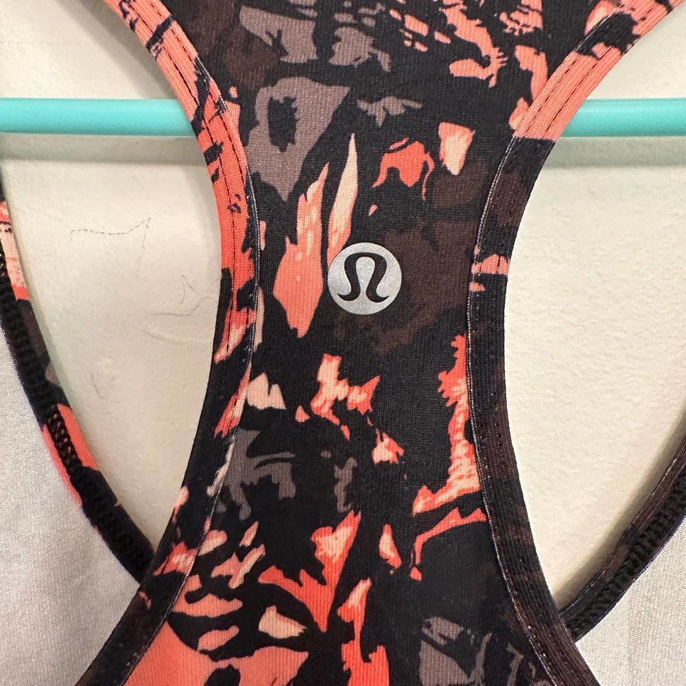 Lululemon racerback tank. Size 6. - Picture 3 of 6